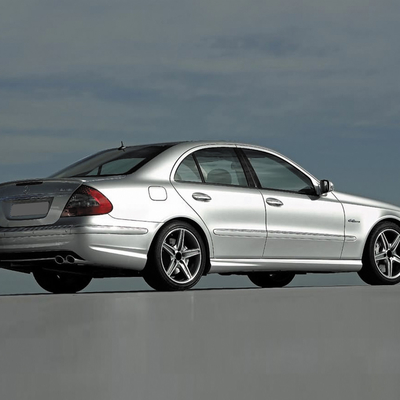 Gepersonaliseerd logo geaccepteerd Mercedes-Benz E-Klasse W211 Auto zij rokken directe wijziging