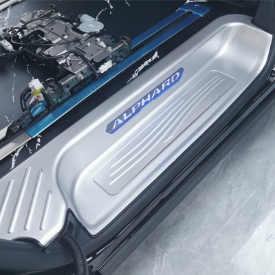 Toyota Alphard 2024 met voetpedaal van aluminiumlegering en drempels